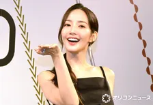 パク・ミニョン、美脚＆美スタイル全開の日本でのオフショットに反響「やっぱり天使」「本当に綺麗」　バスローブ姿も