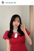 森香澄、クリスマスカラーのサンタ風ドレスでちいかわ達とポーズ「幸せそう」「4人目のちいかわ姫」「赤もお似合い」