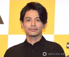 『ザ・ロイヤルファミリー』出演・吉沢悠、俳優仲間とのプライベートショットに反響「イケメンすぎる」「画が強い」
