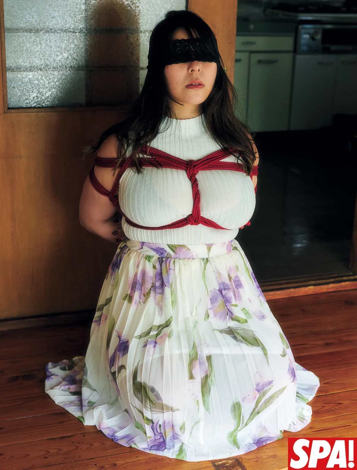 フリーグラドル・はちた、「グラビアン魂」で“縛りグラビア”　豊満なボディで圧倒