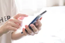 利用者おすすめ、2025年最新「携帯キャリア格安ブランド」、KDDI【povo】が初の総合1位に