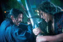 岡田准一、撮影後に3日寝込んだシーン明かす　『マガジン』で『イクサガミ』を大特集