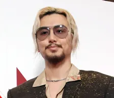 藤井 風が渋谷に“降臨”　ハチ公との念願のツーショットに「見かけちゃったら呼吸困難になる」の声