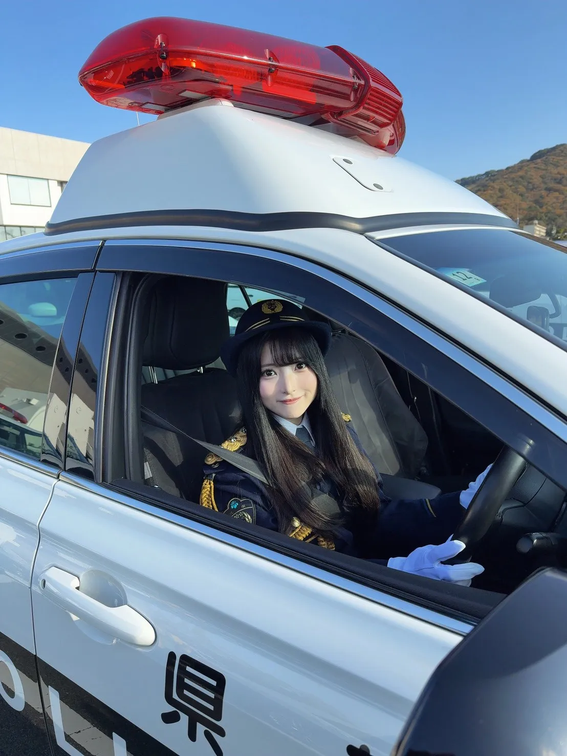 #ババババンビ・小鳥遊るい、地元三重の鳥羽警察署で一日警察署長に 「私の号令に合わせてパトカーや白バイが一斉に動く出動申告は、人生で初めての体験ですごくワクワクしました！」