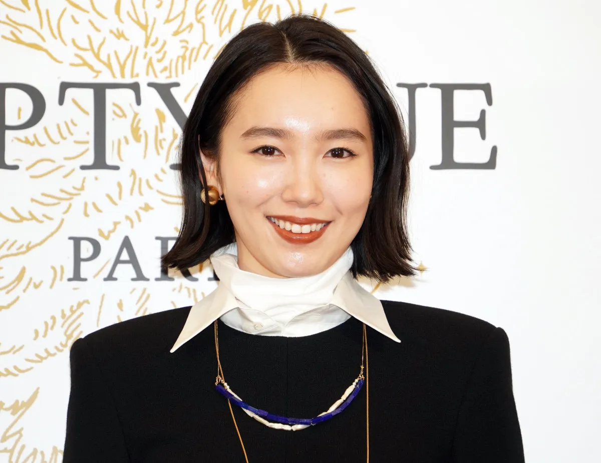 飯豊まりえ、クリスマスは「家でまったり」 夫は高橋一生