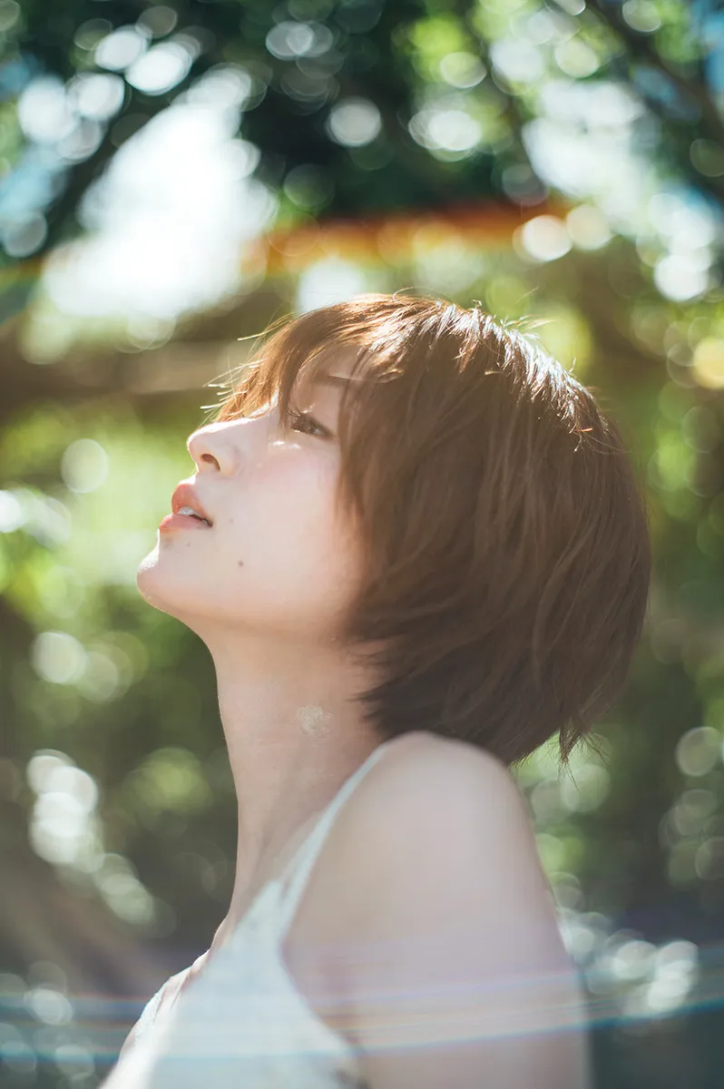 岡崎紗絵、2026年カレンダーブック発売　グアムで撮影した20代ラスト写真集『Lupinus』未公開カットが満載