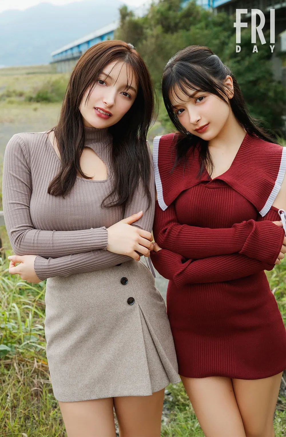 “最強無敵姉妹”エリマリ、美バスト大胆に無双のダブルインパクト　圧倒的なグラビアで魅せる