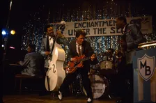 『バック・トゥ・ザ・フューチャー』公開40周年記念、“失われたギター”を追う特別映像