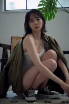 岡田紗佳、役満ボディ全開　デジタル写真集カットに反響「さすが！」「ナイスボディ！」