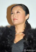 51歳・井上晴美、“26年ぶり”のグラビアショット公開に「超セクシー」「色っぽい」と反響続々