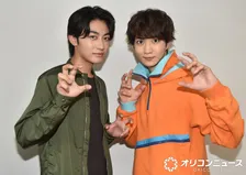 『仮面ライダーガヴ』知念英和＆日野友輔がわちゃわちゃトーク　ガヴロスのファンへメッセージ