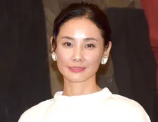 吉田羊、“元夫＆息子”と仲良くピース「幸せな家族」「みんな変わらな～い」　『不適切にもほどがある！』で三宅弘城＆坂元愛登と共演