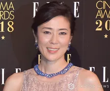 寺島しのぶ、長男・眞秀が「突然ムクっと起きてきて…」　オフショット投稿「可愛いーーー」「女の子かと」「振り幅大き過ぎです」