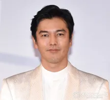 要潤、“妻”と仲良しツーショット「お似合いなのになぁ～」　ドラマ『終幕のロンド』オフショット