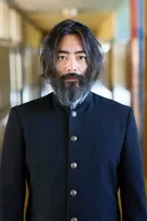 山田孝之、23年留年“伝説の高校生”演じる　インパクト大の写真解禁