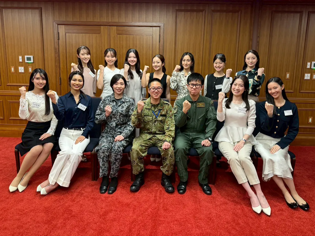 ミス日本コンテストファイナリスト、現役自衛隊員から日本の安全と繁栄を守る活動を学ぶ