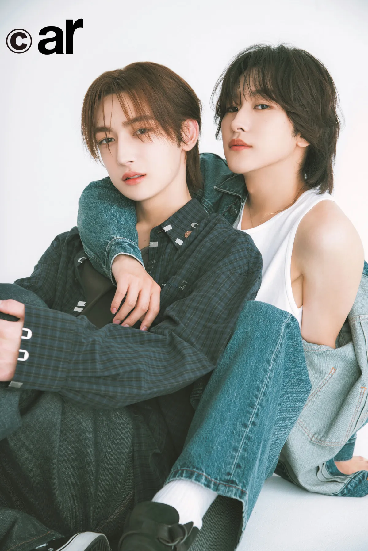 ROIROM、ドキドキ止まらぬアンニュイフェイス　“取扱説明書”も