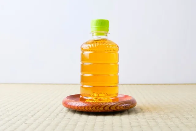 「飲み物で脂肪燃焼したい」「お茶ならどれでも同じは間違い…」排出型・燃焼型で効果が変わる脂肪対策緑茶の真実