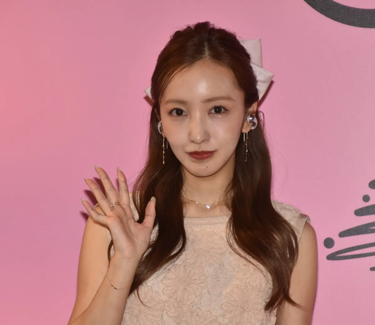 板野友美、AKB48の20周年公演のために減量「現役時代の体型に」　産後に増えた3キロを落とし切る