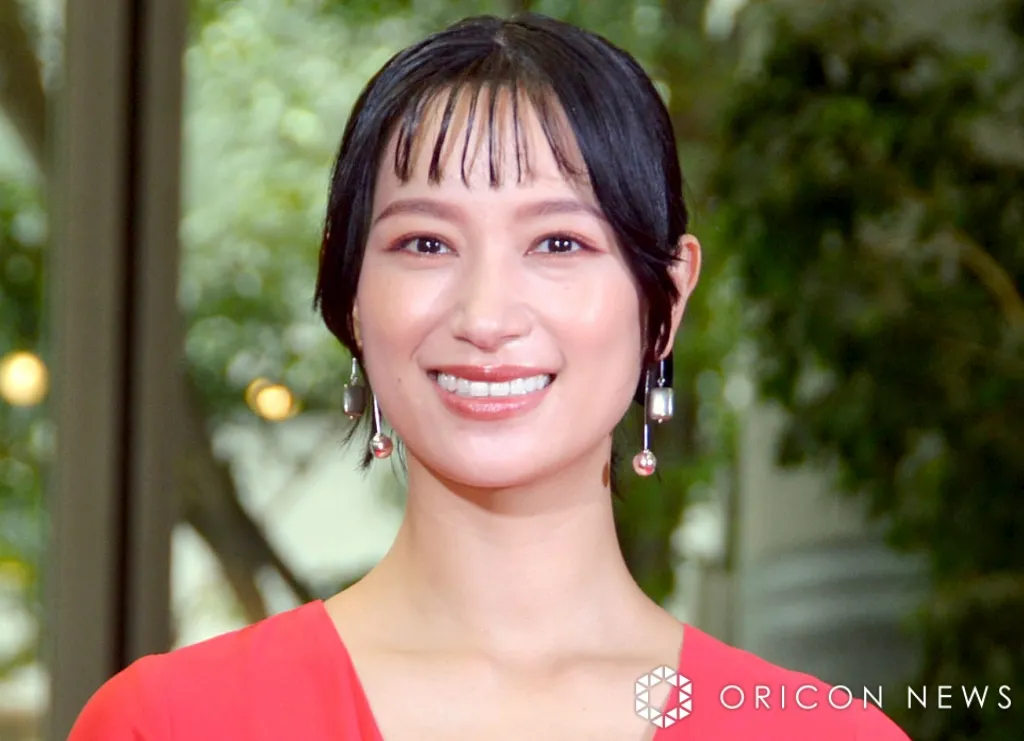 高橋ユウ、元K-1ファイターの夫と「久々」2ショット投稿「美男美女」「ユウさん綺麗」