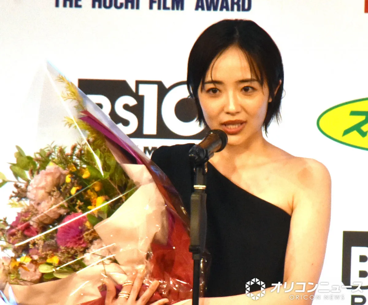 森田望智、ワンショルドレスで華やかに　初の映画賞に喜び　『全裸監督』に続き内田英治監督に感謝「日陰から日の当たるような場所に」