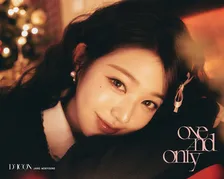 IVE・ウォニョン、色気あふれるラグジュアリーなビジュアル披露　ソロ写真集『D’ICON VOLUME N°31 JANG WONYOUNG ONE AND ONLY』予約スタート