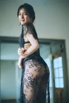 NGT48大塚七海、青ビキニショット＆オトナなランジェリー姿を初披露　1st写真集の先行カット第2弾が解禁