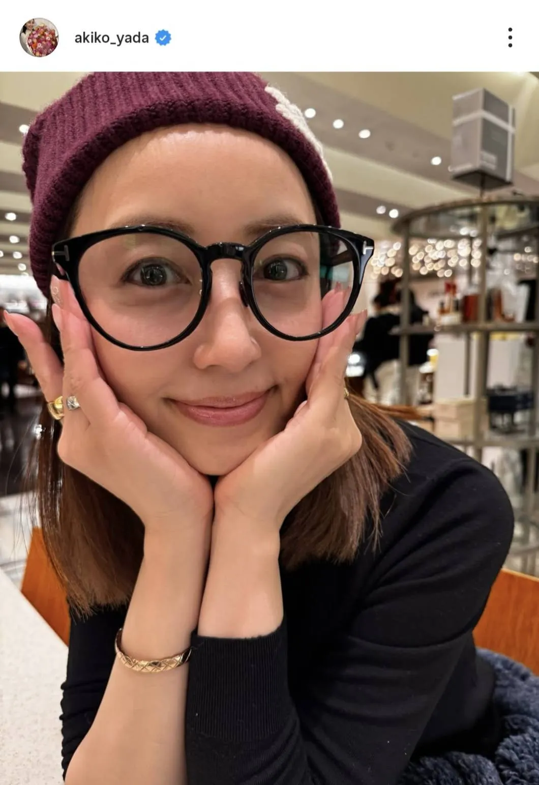 矢田亜希子、“インパクトある眼鏡”＆高級ブランドをさり気なく合わせた冬コーデをに反響「可愛い」「なんという魅力！」