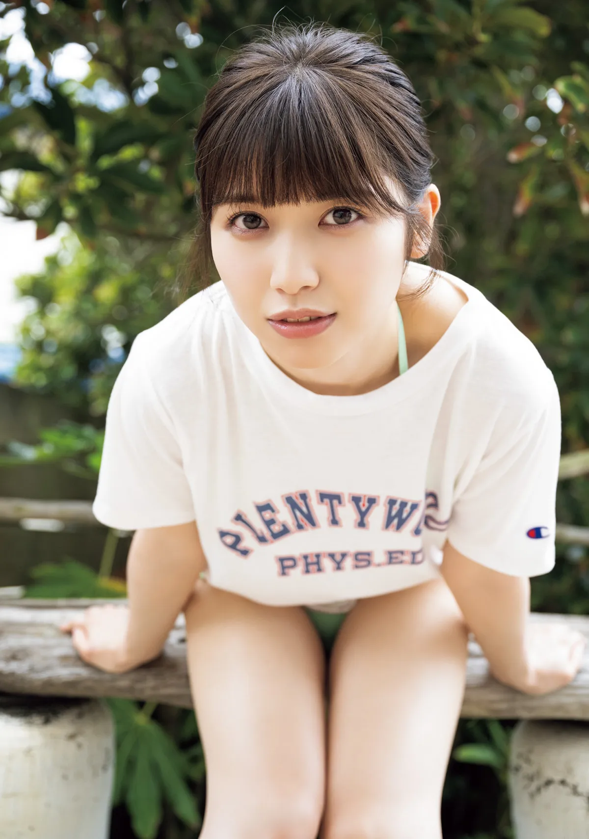 伊織ふう香、露天風呂でスレンダーボディ披露　黒のレオタード水着姿も　『旬撮GIRL Vol.27』