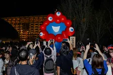 ミャクミャクの“報道記録”…全5章で紹介　あべのハルカス近鉄本店で写真展19日から　日程変更でお詫びも【詳細】