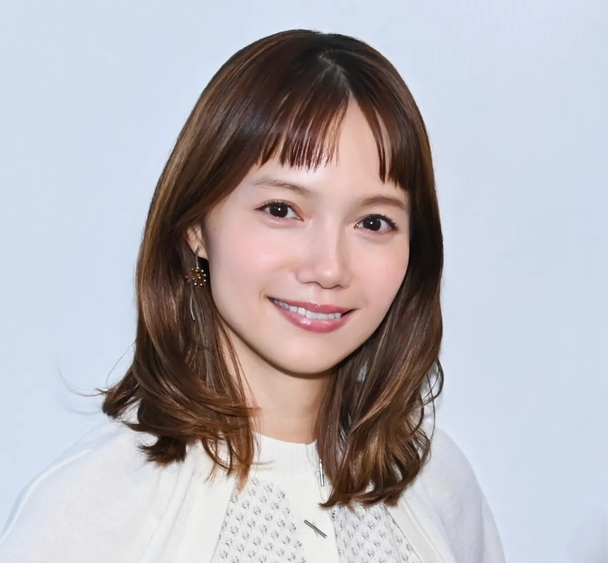 『ちょっとだけエスパー』宮崎あおい、2人の“夫”と3ショット「とってもとっても素敵」「似てないけどなんか似てる笑」