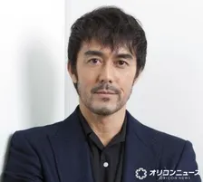 阿部寛、36年ぶりにメンズノンノ登場　鈴鹿央士との表紙に反響「かっこよすぎます」「永久保存版」