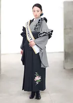 “日本一の大学生“ミスユニバーシティ2025日本大会グランプリ・飯田樺楽、オリジナルの卒業式袴姿を披露