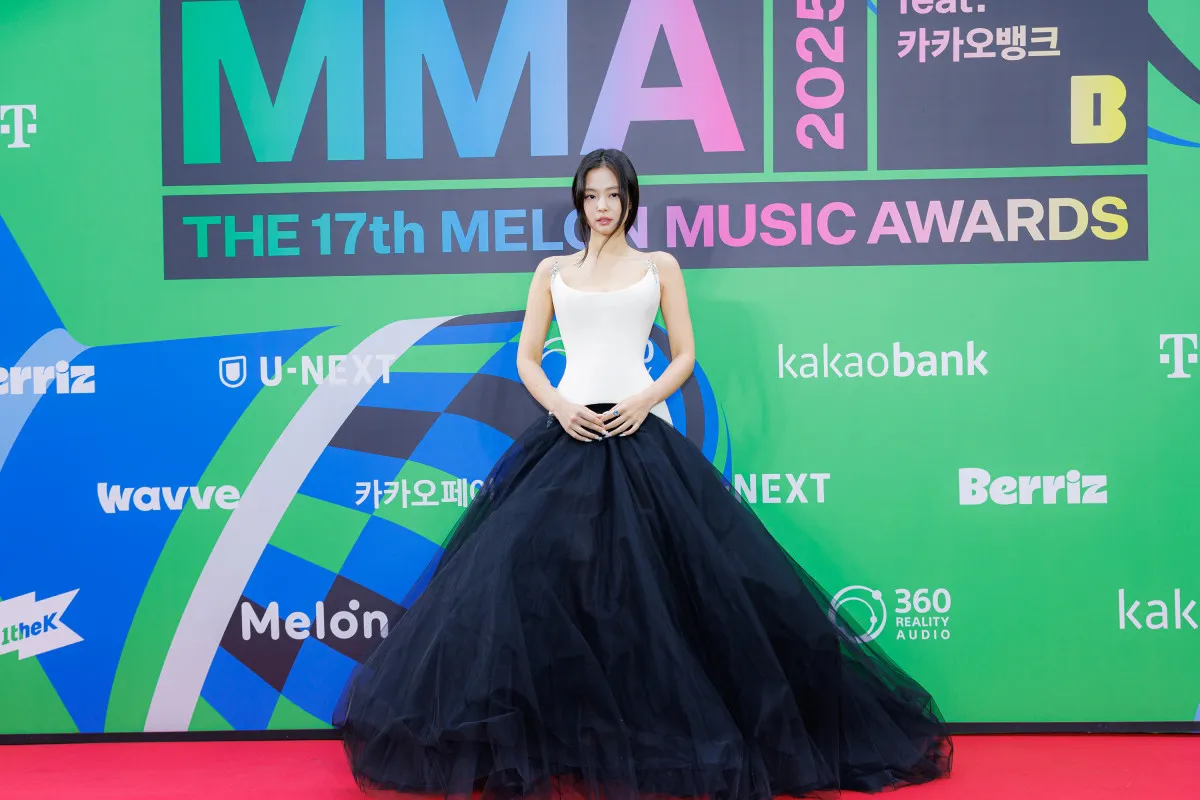 『MMA2025』レッドカーペットに豪華アーティストずらり　JENNIE（BLACKPINK）、aespa、BOYNEXTDOOR