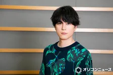 間宮祥太朗、“妻＆娘”とくつろぎ3ショット「お膝に座ってるの可愛すぎ」ドラマ『良いこと悪いこと』オフショット