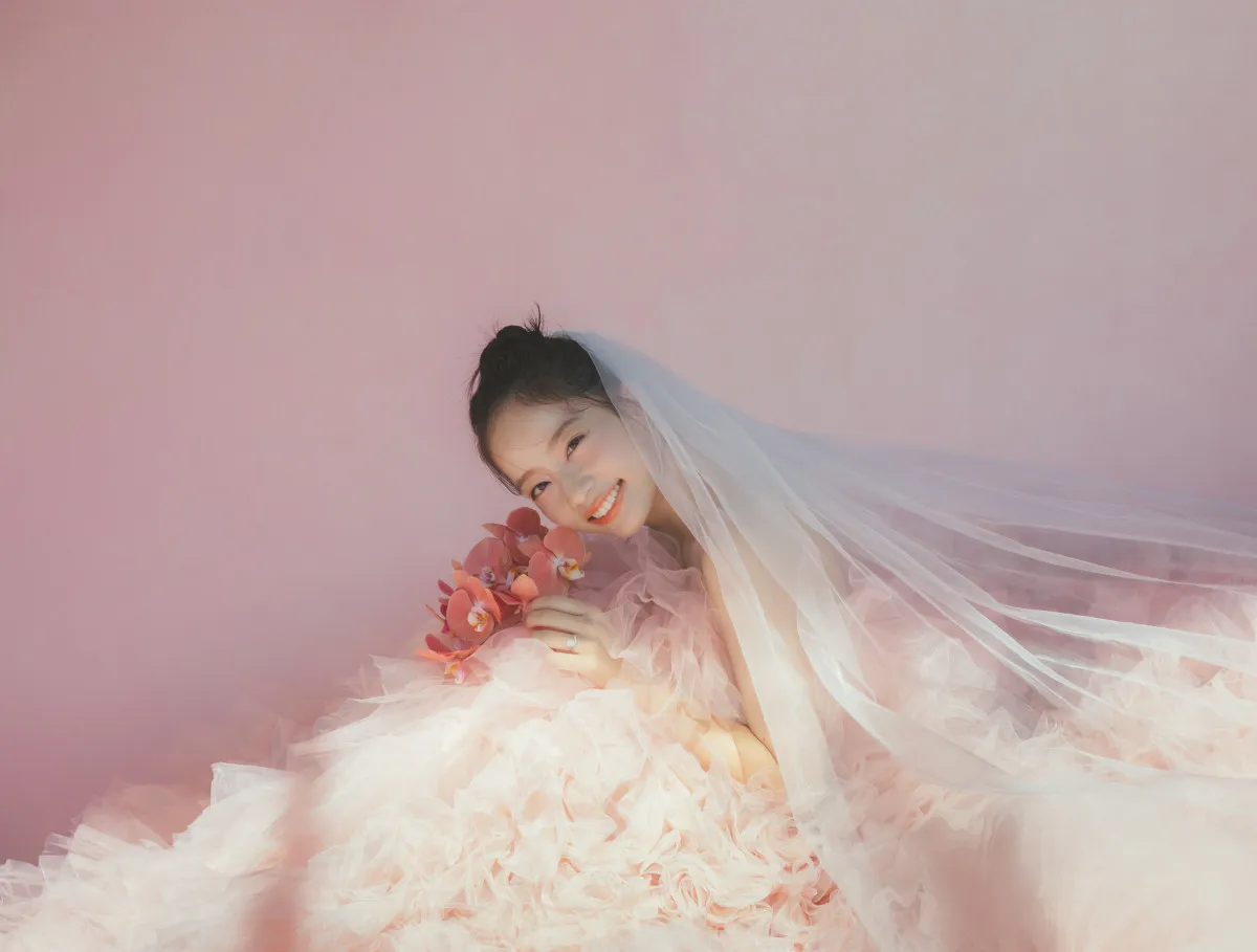 ゼクシィ15代目CMガール・池端杏慈、ウエディングドレス姿で初の表紙に登場　間もなく就任で友人から「ナイス、ゼクシィ！」