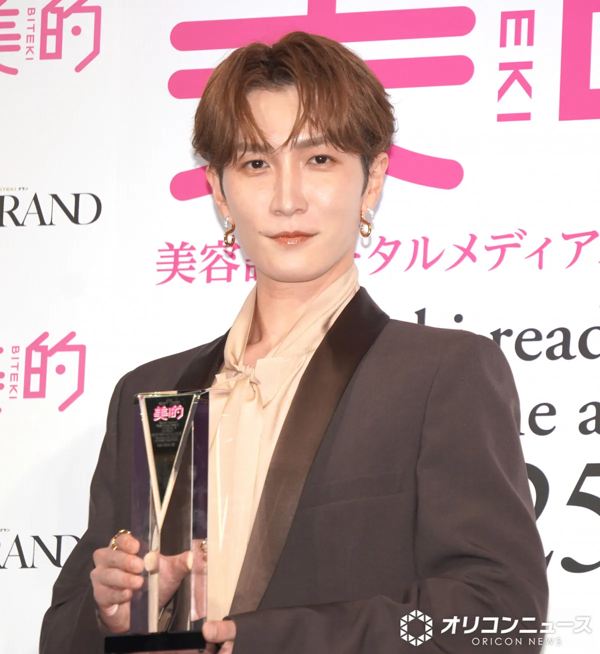 渡辺翔太、授賞式1時間後に音楽番組生出演…多忙ぶり発揮も「来年、個人仕事1本も入ってない」