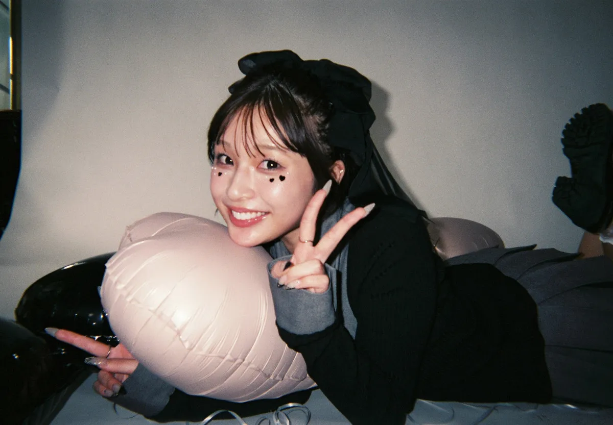 人気インフルエンサー・すず、初書籍『となりのすず。』発売 　出版記念1on1トークや2ショット撮影も実施