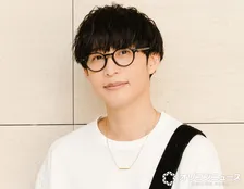 オーイシマサヨシ、“息子”八木勇征との初のオフ2ショットに反響「はぁ～、イケメン親子だこと」「すてきな笑顔だね」　ドラマ『推しが上司になりまして』で親子役