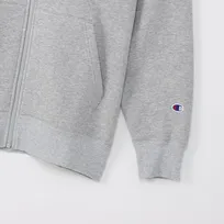 「ラクなのにだらしなく見えない」「結局こればかり着てる」年末年始に頼れるチャンピオンの定番ウェア