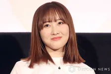 本田望結、サンタ風コスプレ姿で「メリークリスマス」　“サービスショット”にファン歓喜「サンタ望結いいゼ」「可愛すぎやろ」「似合ってる」