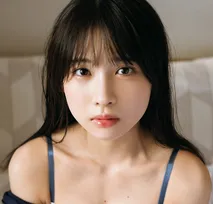 NMB48の新エース・芳賀礼、「彼女感たっぷり」の初水着＆初ランジェリー　1st写真集『ぽんっ』発売決定