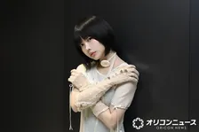 あの、「何かしらの哲学の元で生きている」　唯一無二の感性【独占写真・インタビュー】