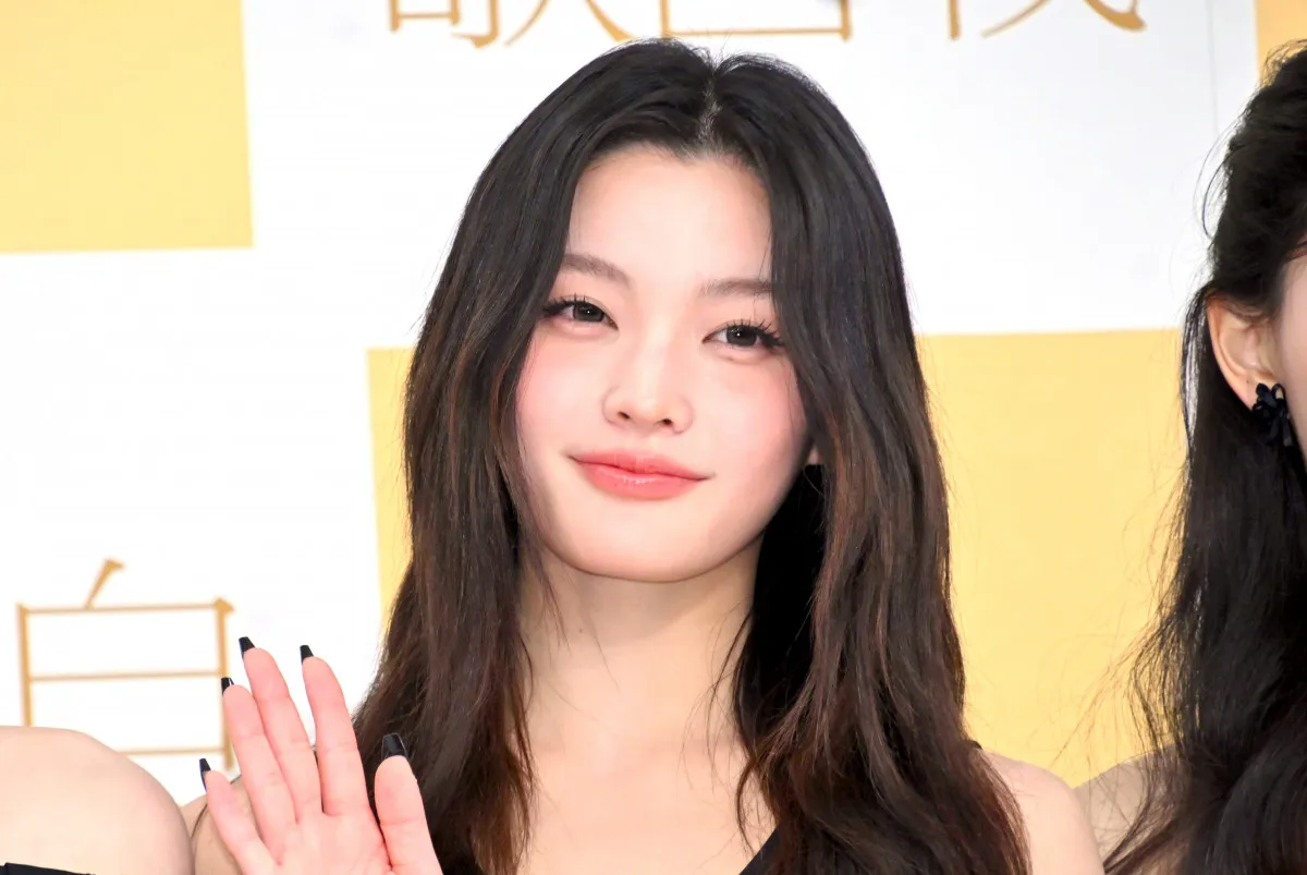 【紅白リハ】ILLIT・IROHA、けん玉チャレンジに自信　“パプリカポーズ”に報道陣も笑顔