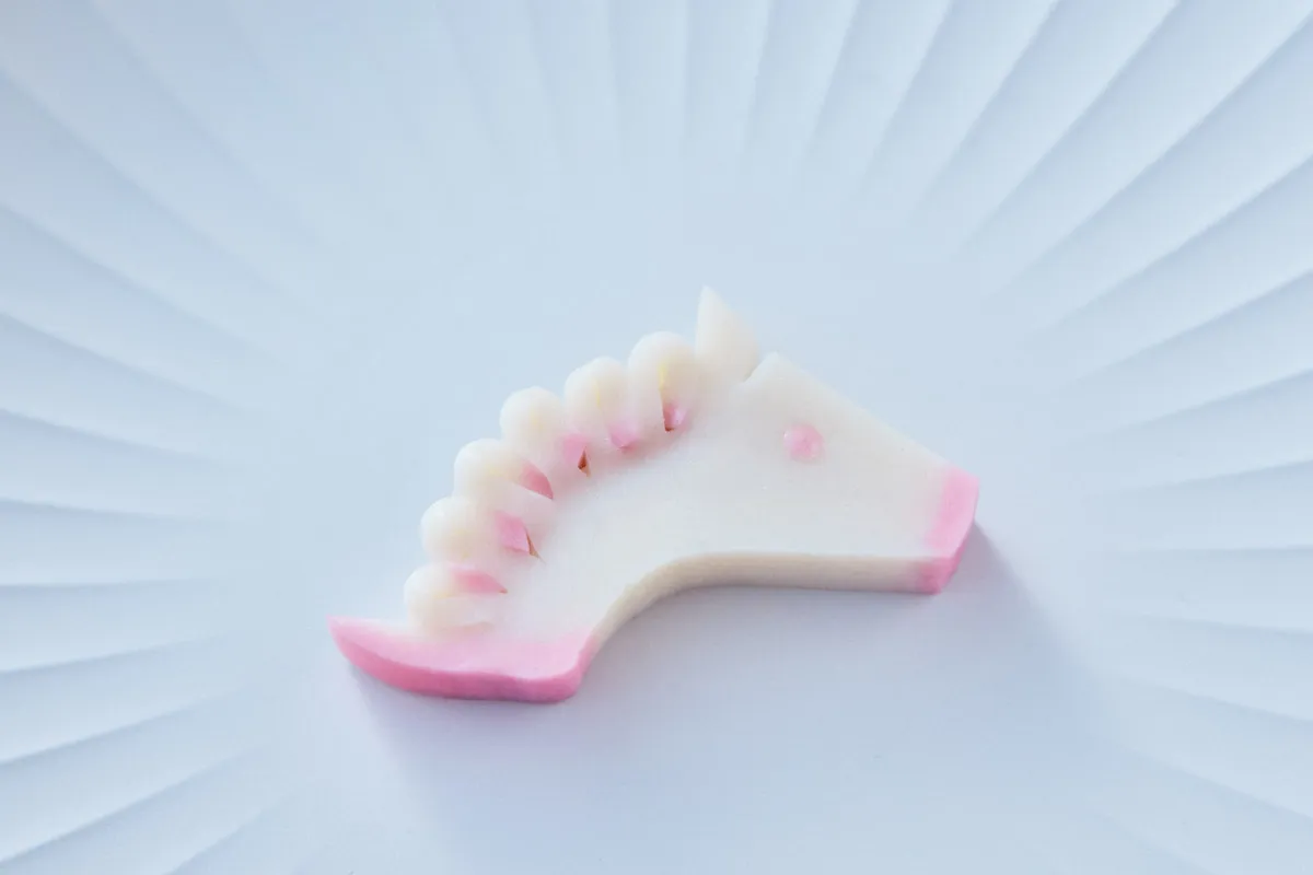 “おせちにぴったり”　鈴廣かまぼこ、2026年の干支「午（うま）」をモチーフにしたかまぼこの飾り切りを紹介【作り方の動画あり】