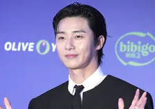 パク・ソジュン、『明日はきっと』オフショット大量公開　ウォン・ジアンとの遊園地シーンも　「ギョンドに会えて嬉しい」「2人がとってもかわいい」