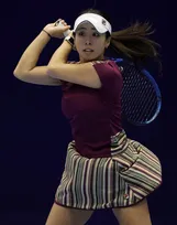 30歳・人気テニスプレイヤーの園田彩乃、美ボディあらわな“振り向きショット”に反響「美しい！」「すばらしいアスリート体型」