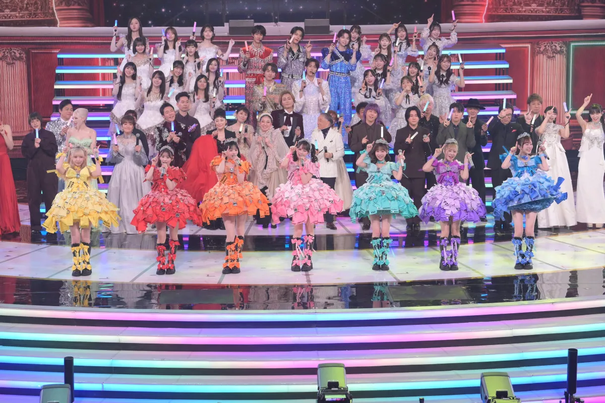 【紅白】FRUITS ZIPPER、妹分・CANDY TUNEからマイクバトン　MCらも「ねえ？ねえ？ねえ？」