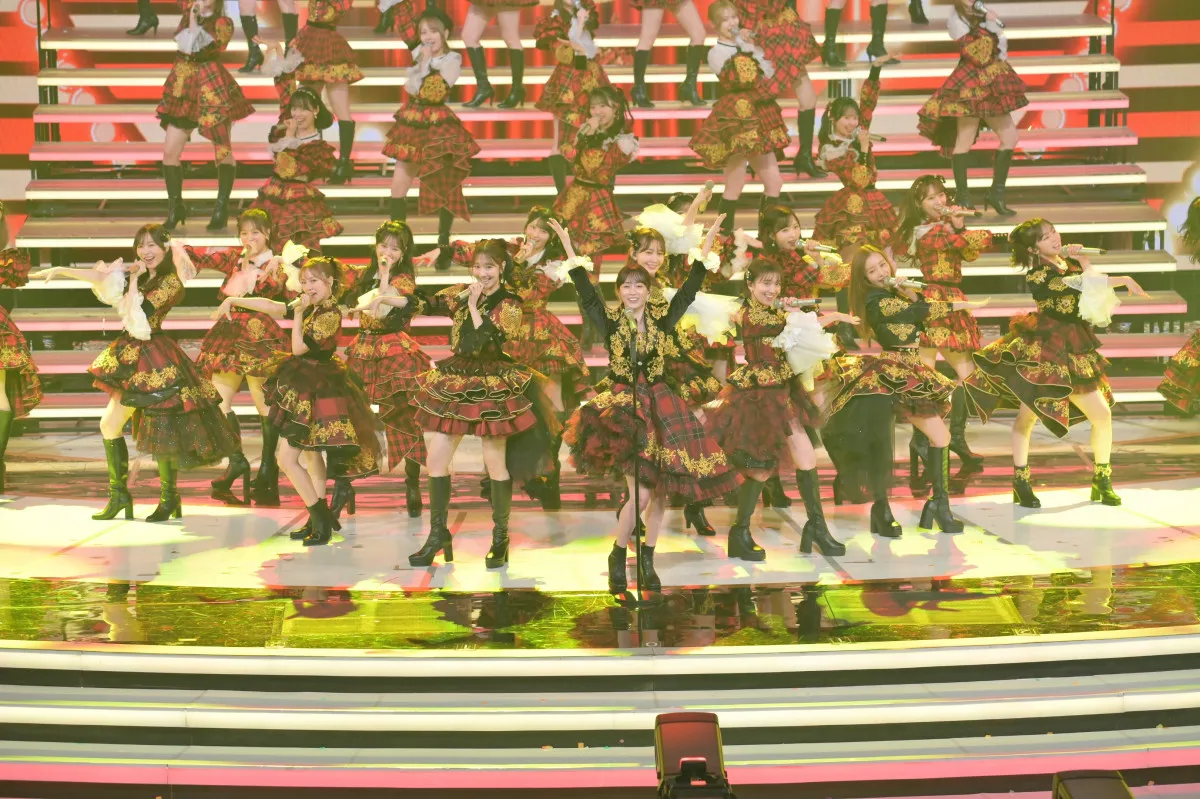 【紅白】AKB48、レジェンドOG参加のパフォーマンスに反響「半数がママなの信じられない」「全く変わってなさすぎ」