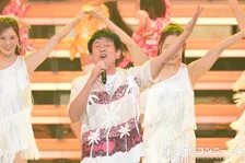 【紅白】TUBE、27年ぶり出場　灼熱のパフォーマンスで真冬のNHKホールを真夏に　ノブコブ吉村は金のふんどしで“夏祭り”盛り上げる